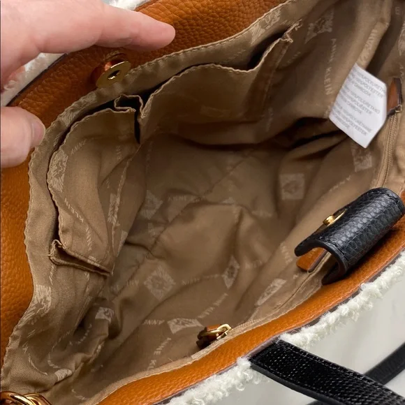 ANN KLEIN Sherpa Faux Leather small crossbody tote bag like new!!! ⭐️⭐️❤️ - Picture 9 of 9